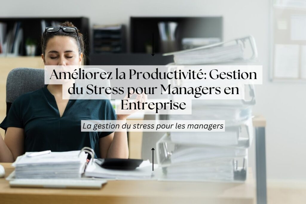 Manager fatigué prenant une pause de respiration au travail parmi des piles de dossiers.