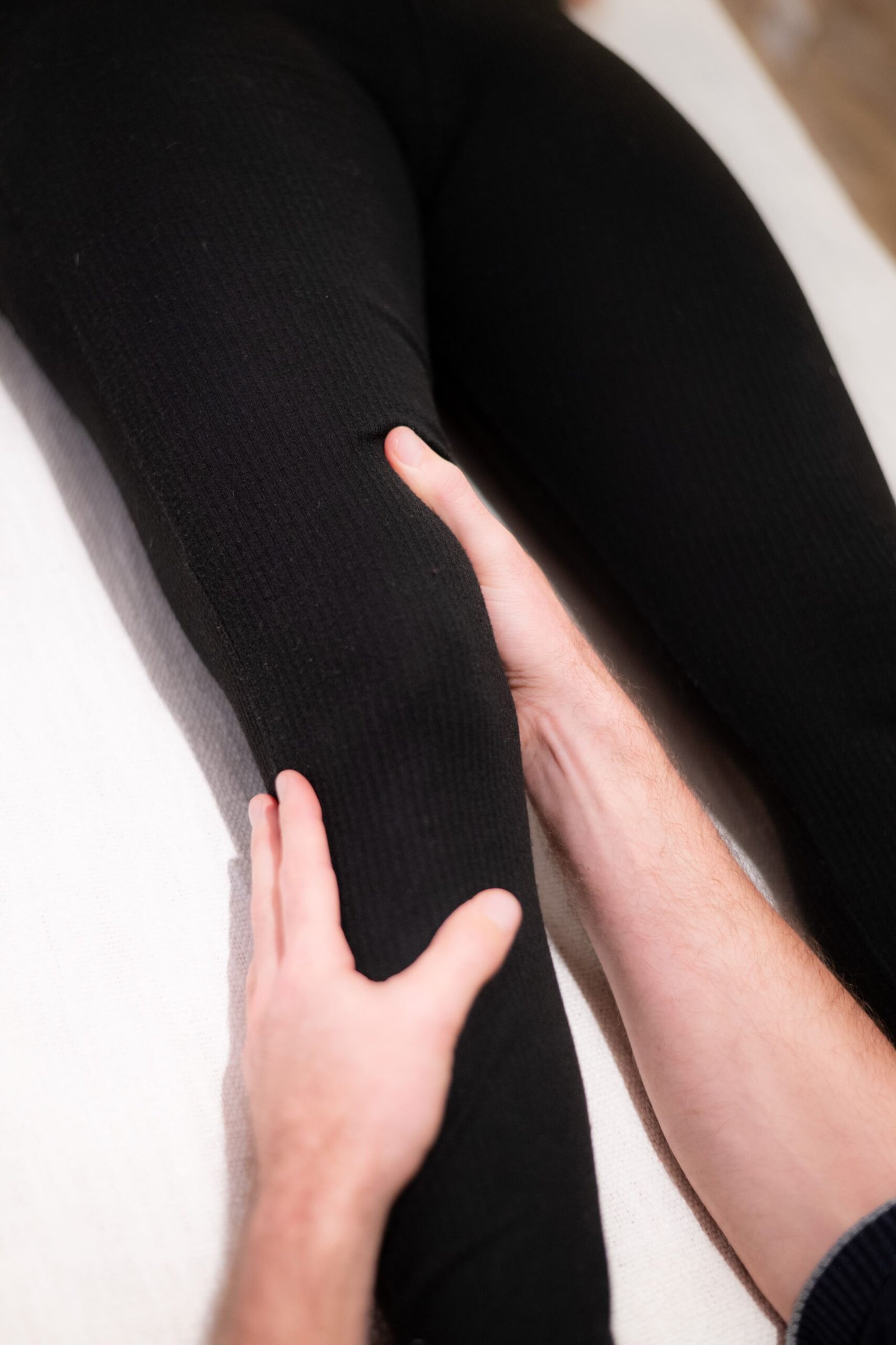Massage décontractant des jambes au cabinet, à Paris