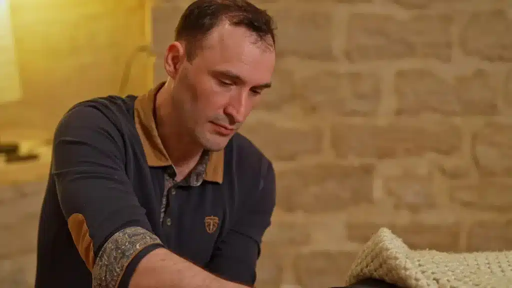 Portrait de Nicolas Luc Levé, fasciathérapeute à Paris